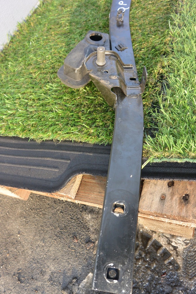 фото №6, Розпірка жабо maserati quattroporte vi m156