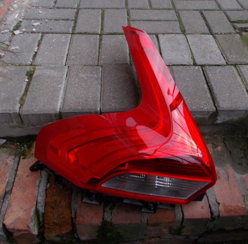 фото №1, Volvo v40 xc40 12- led левая оригинал