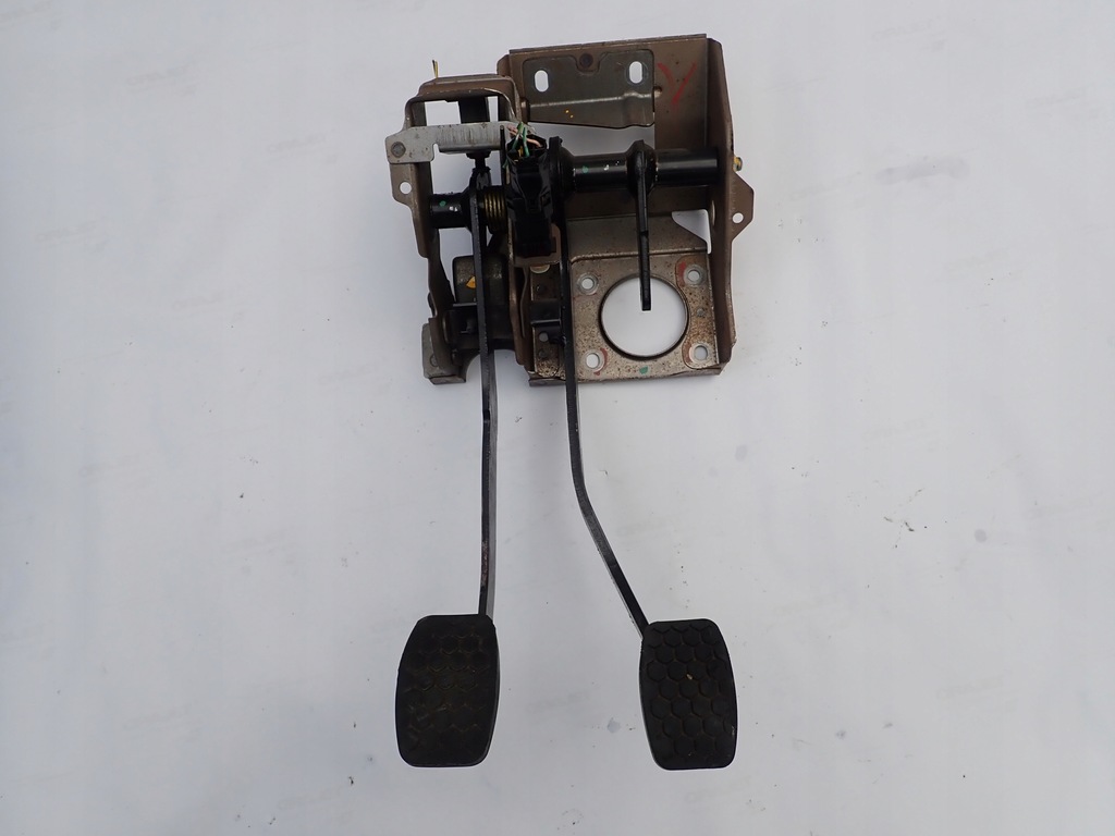 фото №1, Suzuki ignis 03-06 педаль сцепления тормоза