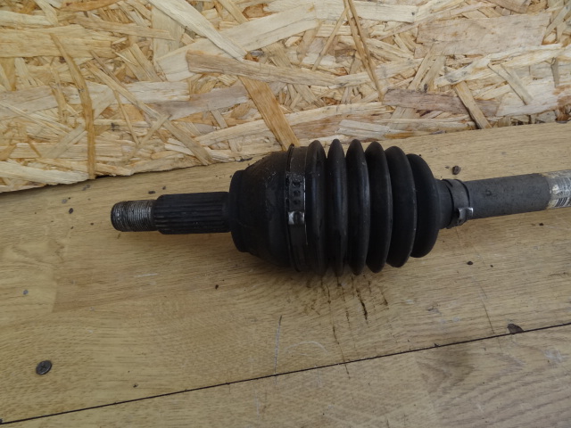 фото №4, Ford fiesta mk7 2010 1,4 tdci приводной вал передняя левая
