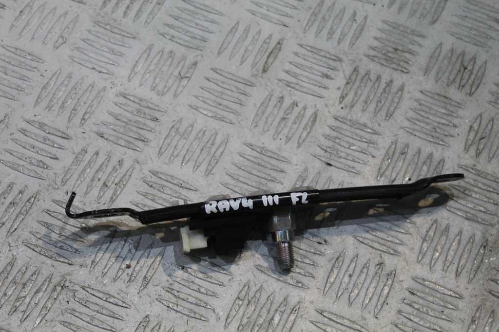 фото №1, Регулировка поперечина безопасности toyota rav4 iii lift