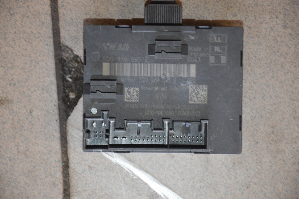 фото №1, Audi q2 модуль двері 5q0959595e