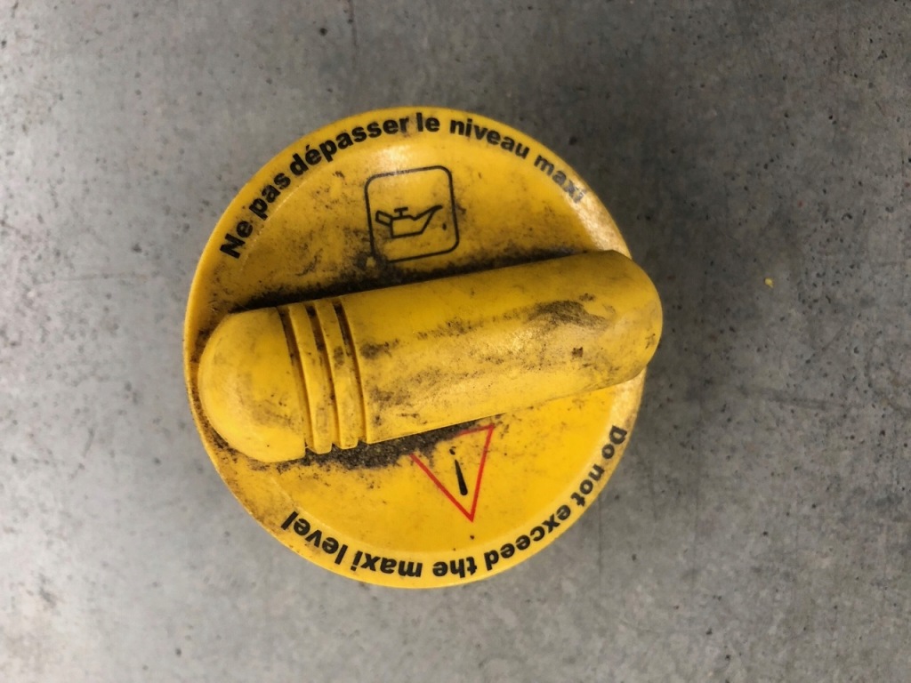 фото №1, Крышка масла заливной масла vivaro trafic iii