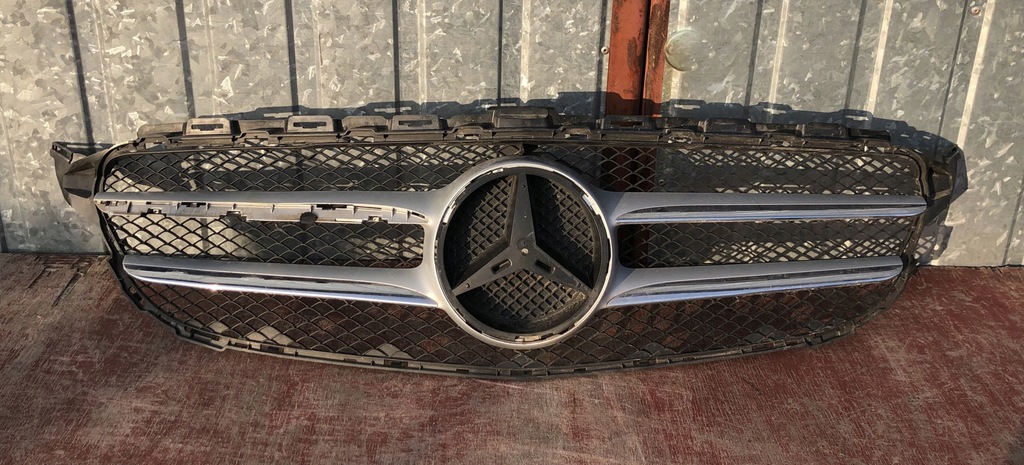 фото №1, Решётка радиатора решётка радиатора бампера mercedes c-klasa w205 a205