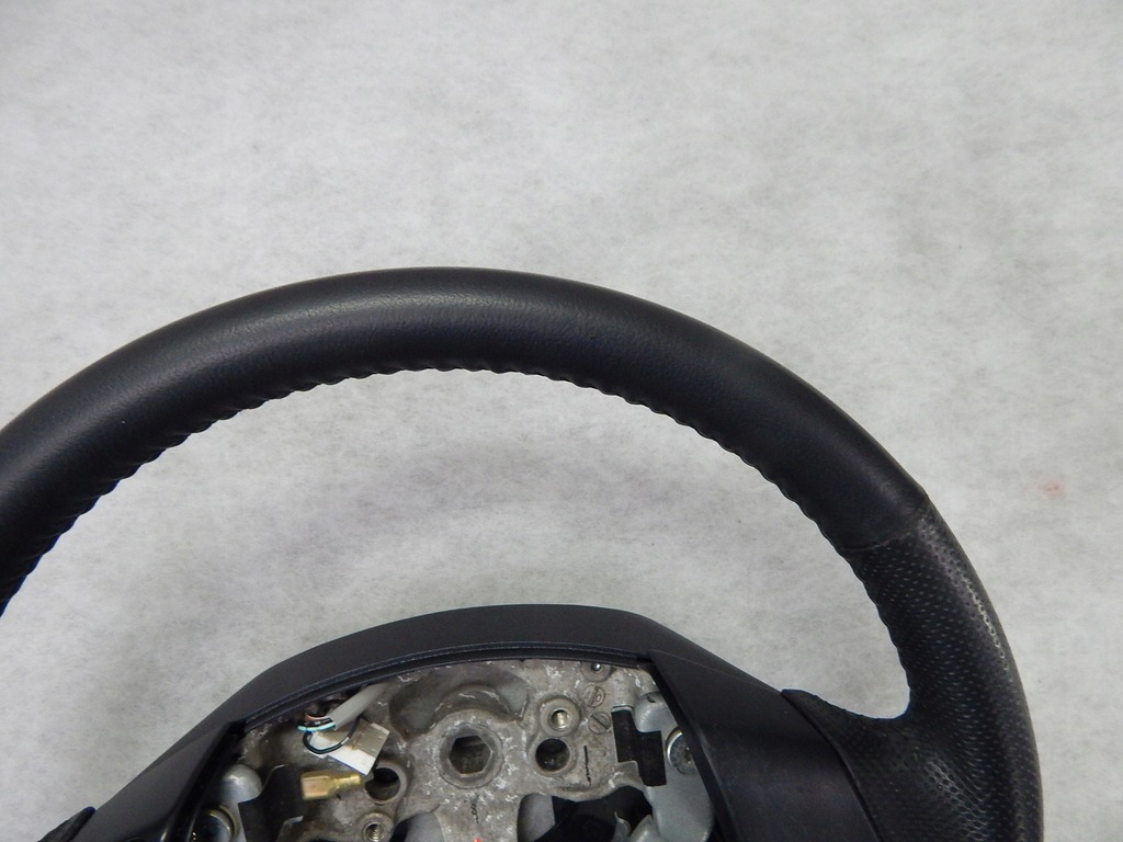 фото №5, Mazda 3 - воздуховод кожа multi oryg ładna