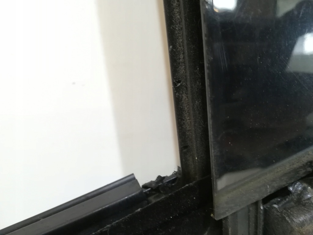 фото №5, Рамка скло двері sedan audi a4 b6 лівий задня