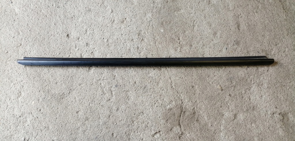 фото №1, Mitsubishi space star ii молдинг ущільнювач pt