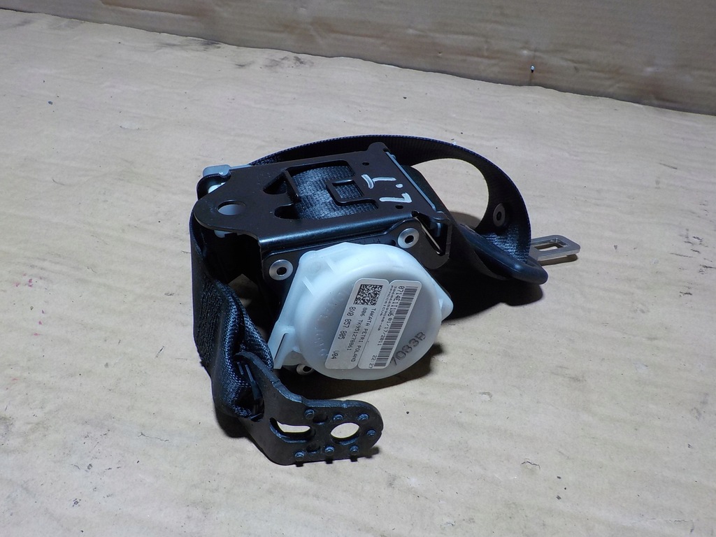 фото №4, Audi a1 pas безопасности задняя 8x0857805