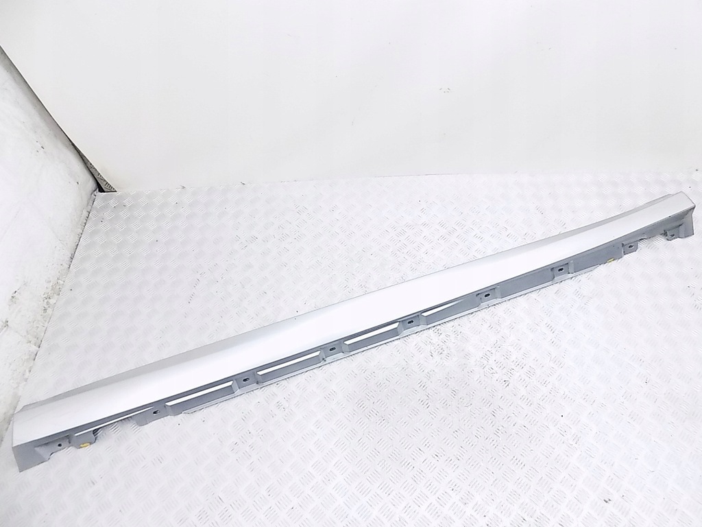 фото №1, Молдинг порог правая - mercedes r w251 long c775