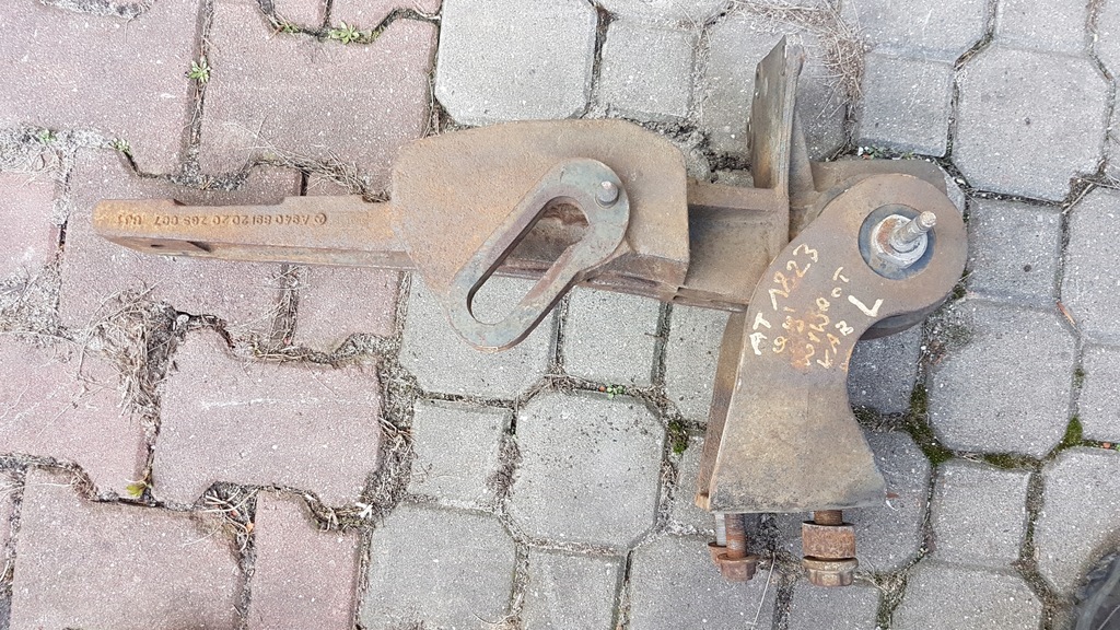 фото №1, Axor atego основание кронштейн кронштейн опрокидывания подвеска кабины 9408902383