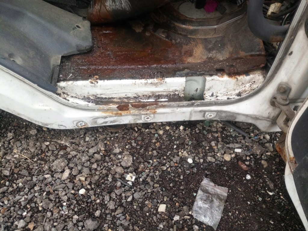 фото №2, Правый порог mercedes atego