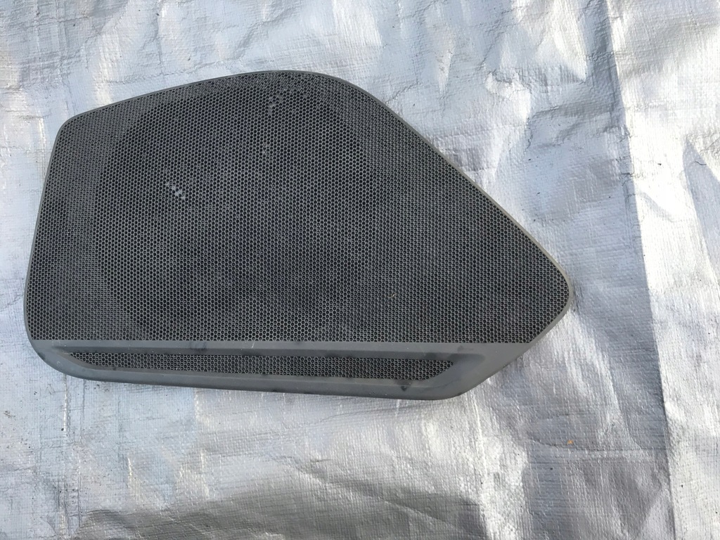 фото №1, Audi a4 b9 накладка динаміка правий перед