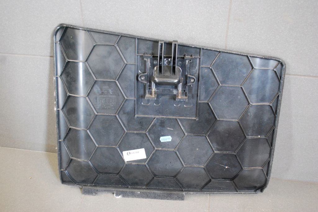 фото №6, Обшивка багажника защита audi a8 d2 4d0863475a