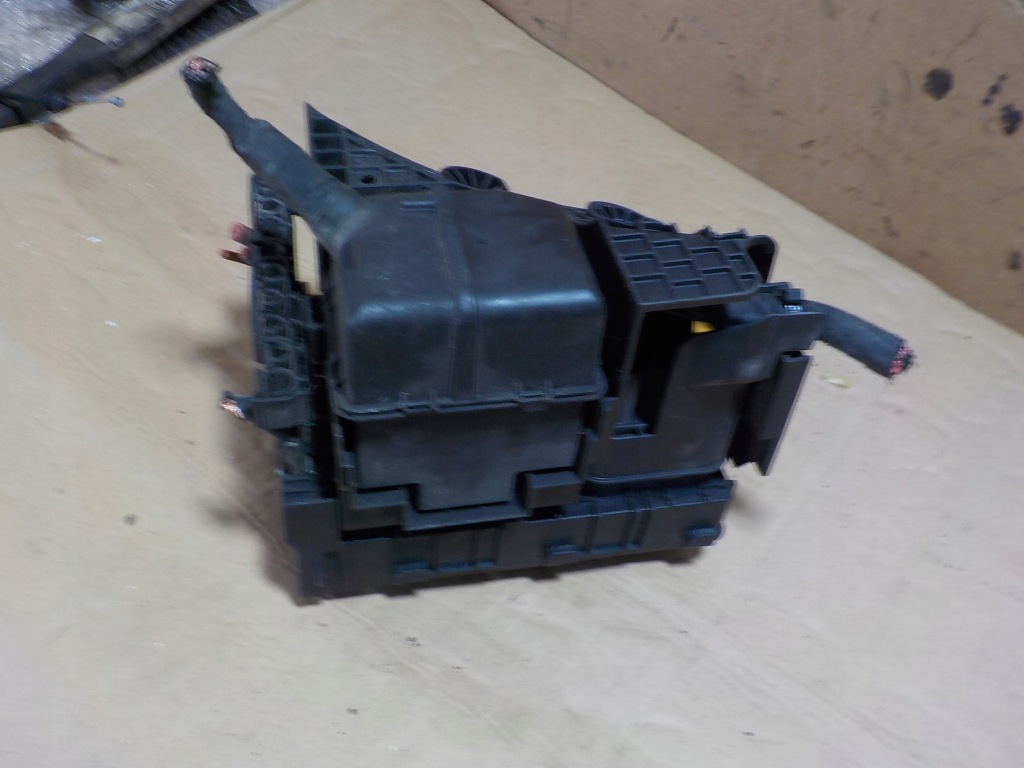 фото №4, Коробка запобіжників vw passat b6