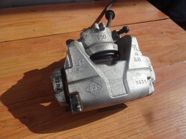 фото №1, Dacia duster ii 2019 1,6 sce супорт передній лівий