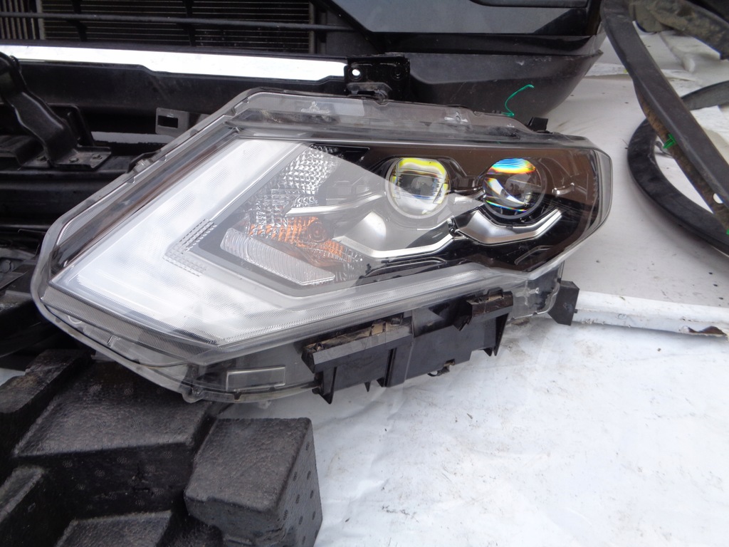 фото №4, Kompletny перед x-trail t32 lift 2.0dci камера