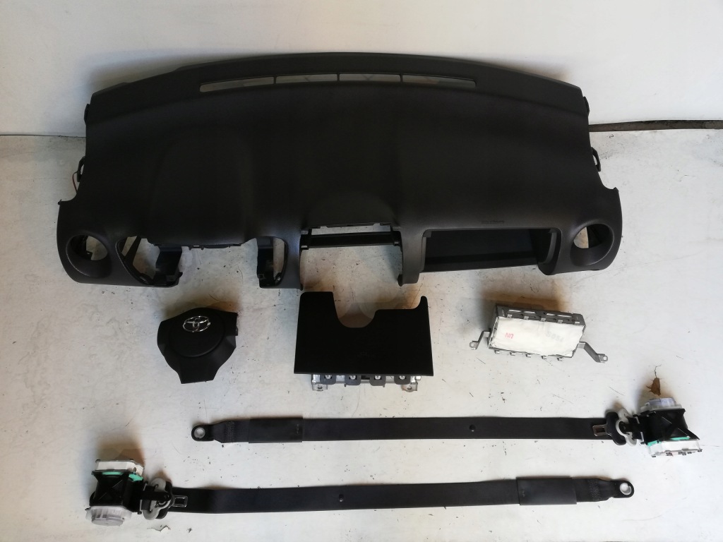 фото №1, Toyota urban cruiser приборная панель консоль подушка безопасности ремни org