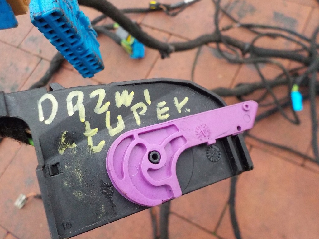 фото №3, Iveco daily 06-11wiazka стойка дверь правый перед