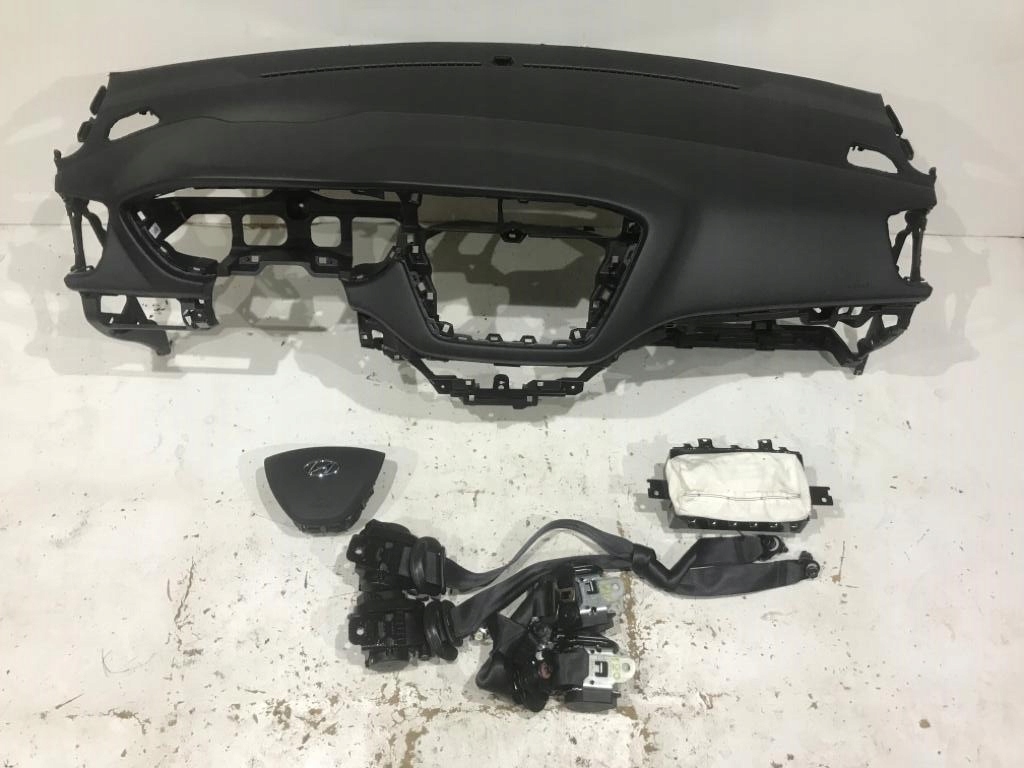 фото №5, Hyundai i20 приборная панель консоль подушка безопасности подушки безопасности ремни