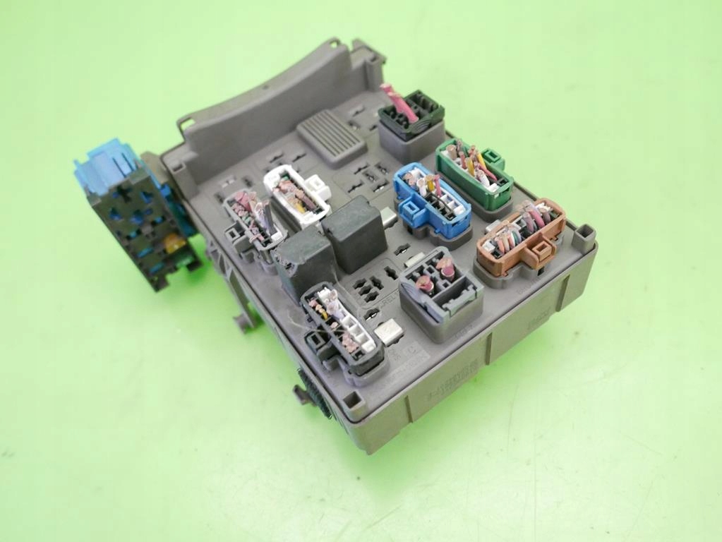 фото №8, Коробка запобіжників renault laguna ii 2.0 16v