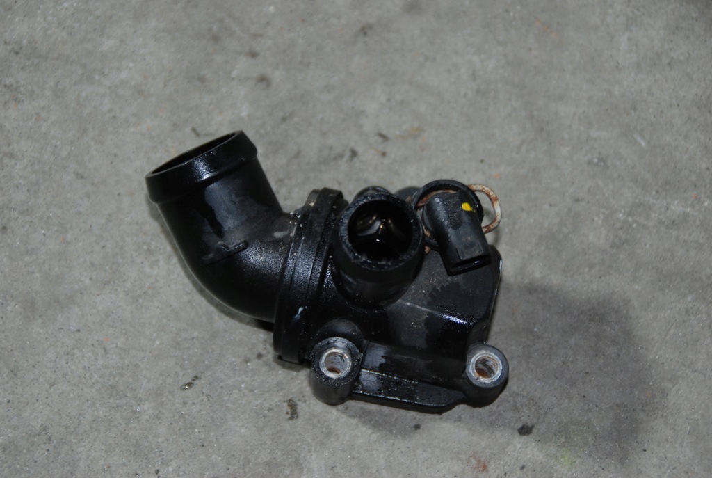 фото №1, Корпус термостата mercedes a169 1.5b