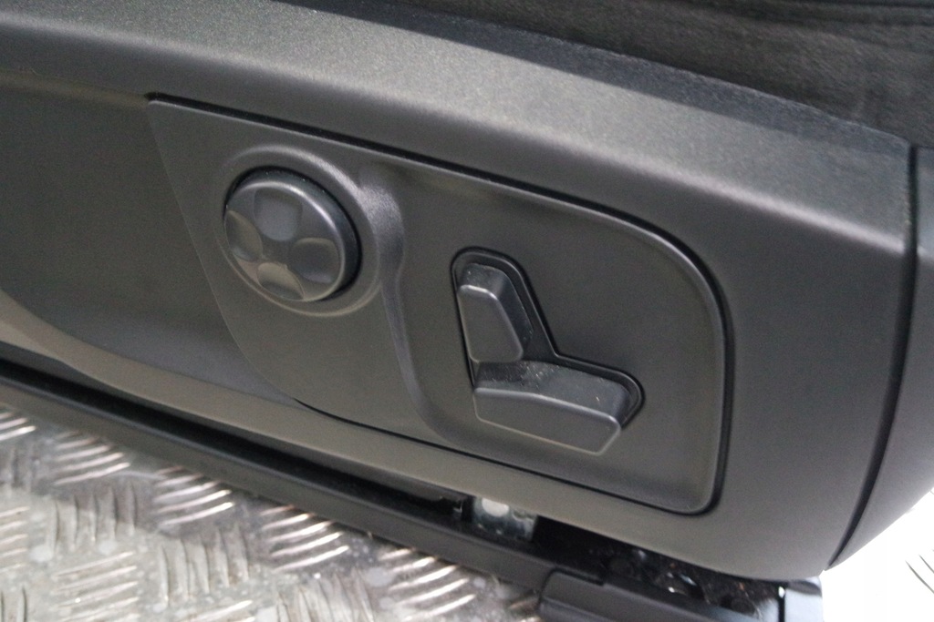 фото №7, Сидіння шкіра заднє сидіння обшивки maserati levante f151