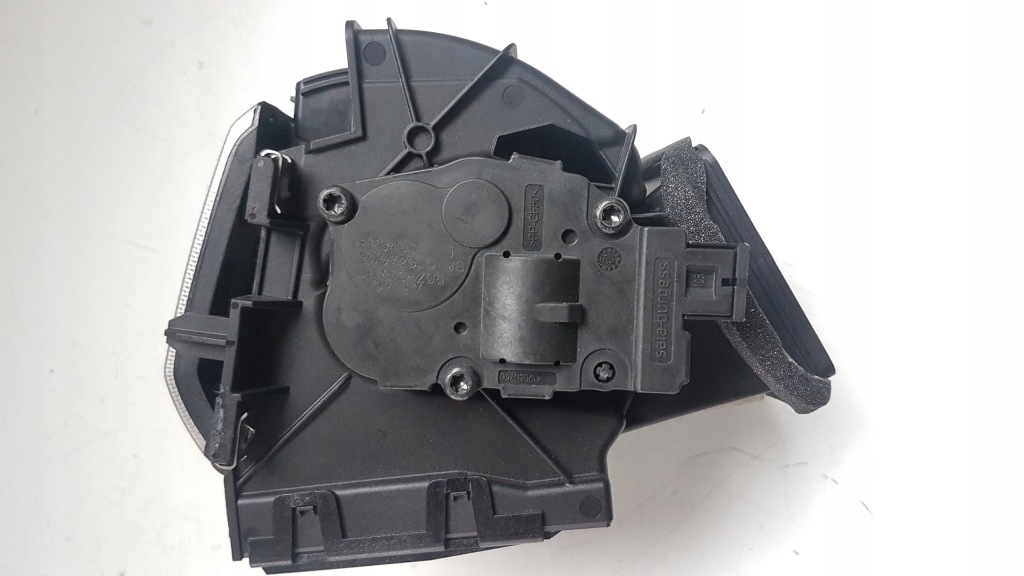 фото №2, Решітка обдув ліва jaguar xf ii x260 15-19