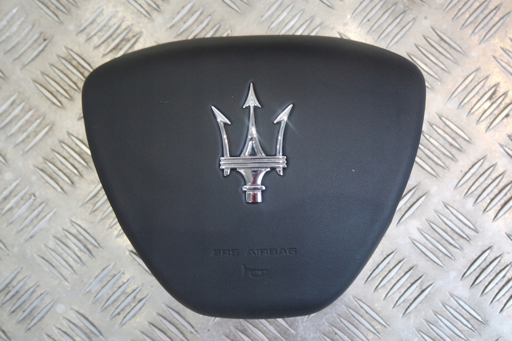 фото №5, Консоль панель приладів шкіра maserati levante