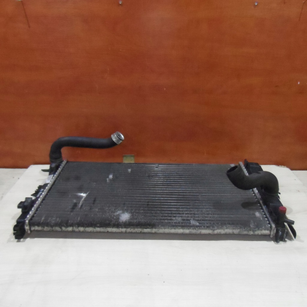 Радиатор воды пабтрубок  mercedes vito ii 639 2.2 cdi Недорого