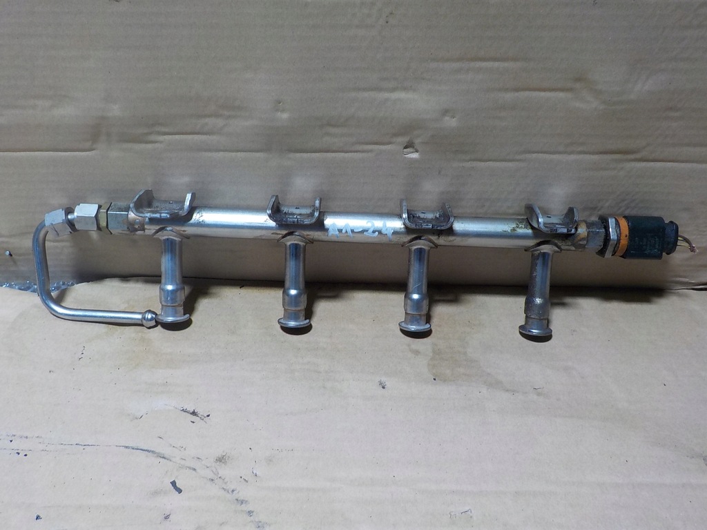 фото №7, Audi a1 1.2 tsi молдинг впрыскная 03f133320