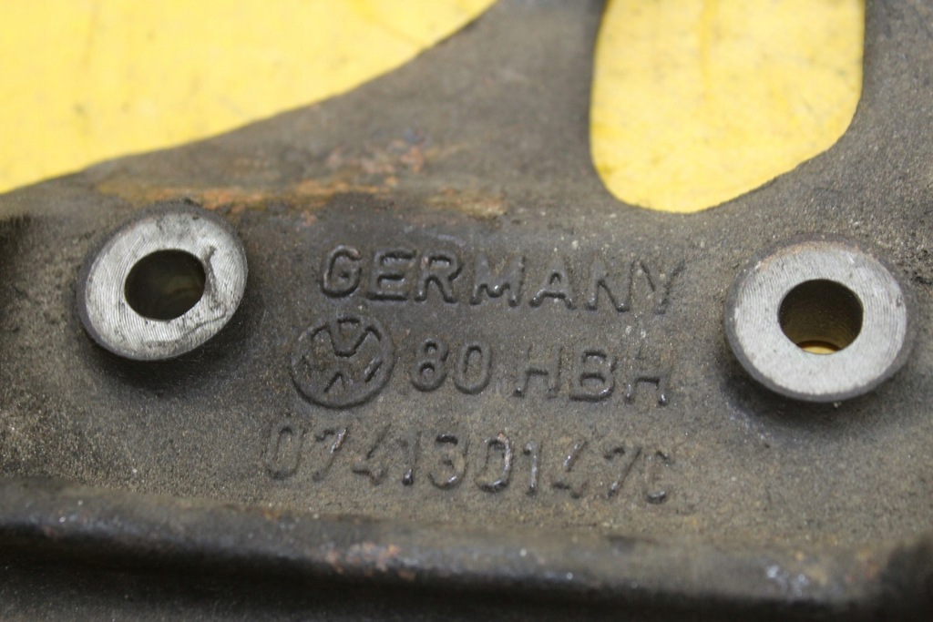 фото №7, Кронштейн насоса уприскування vw lt 28 2.5 sdi 074130147c