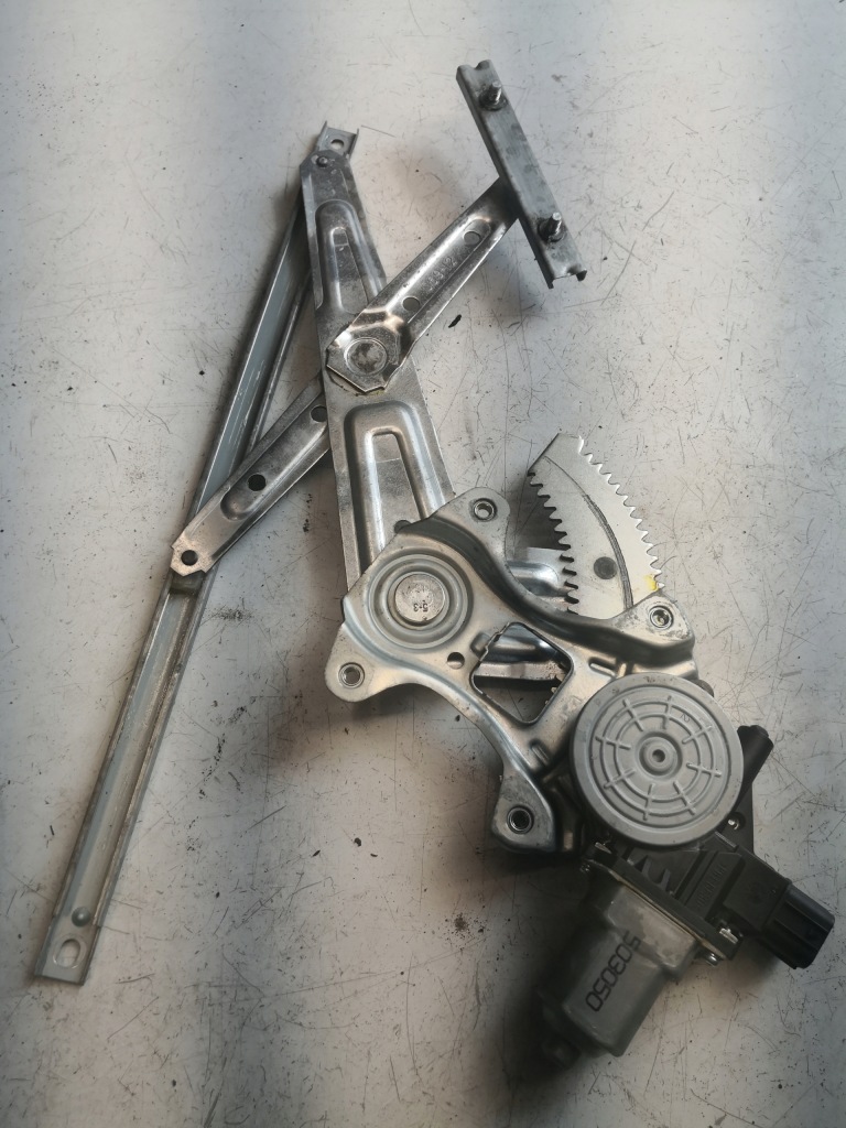 фото №1, Направляющая окон левая задняя peugeot 4008 5713a258