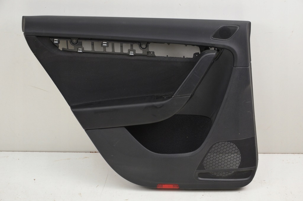 фото №1, Vw passat b7 kombi обивка дверь задняя левый