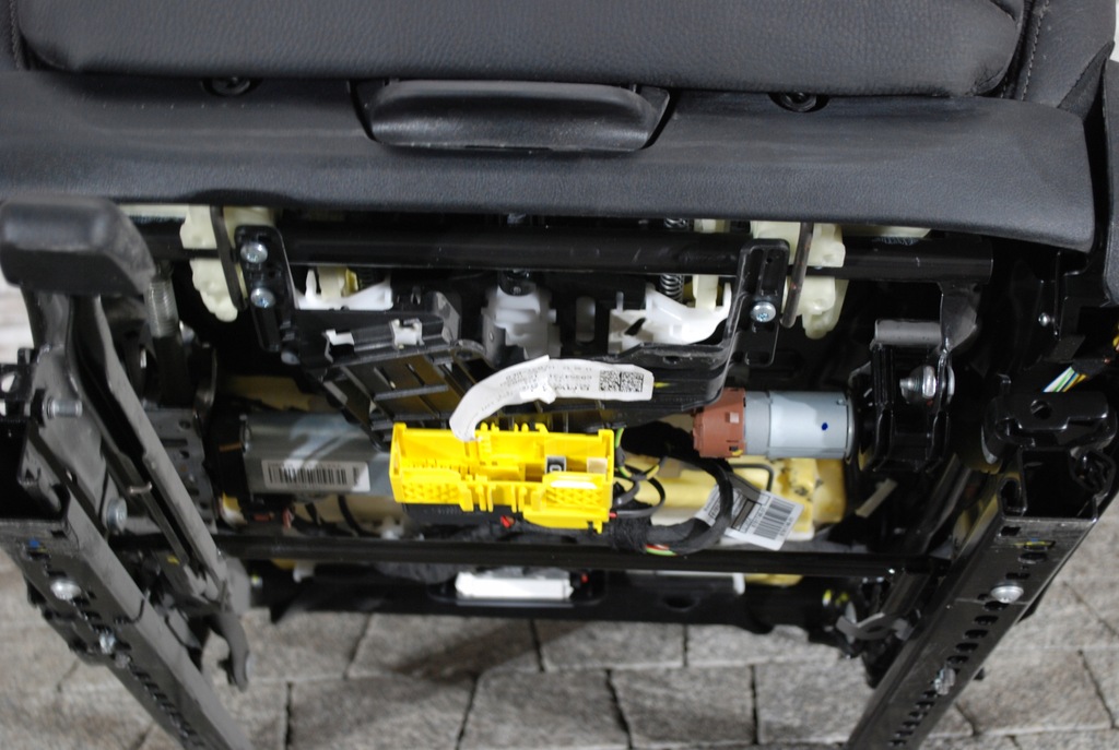 фото №6, Bmw 6 g32 сиденья кожа середина комплект обшивки 26