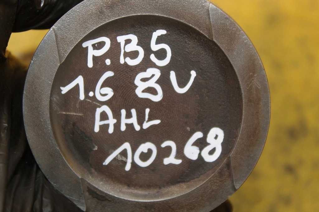 фото №12, Поршень шатун шату́н passat b5 1.6 8v ahl 81l35 058