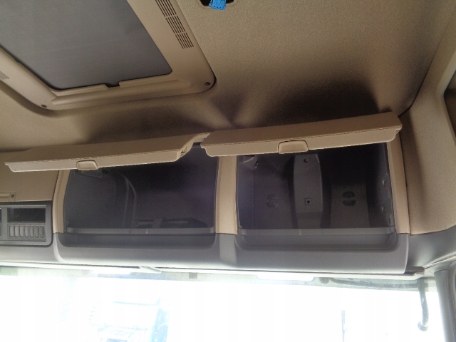 фото №3, Scania r highline полка бардачки консоль верхний