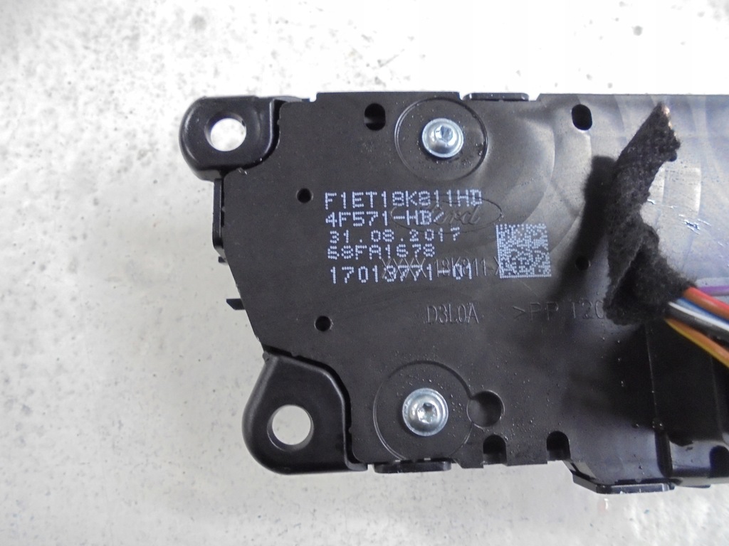 фото №4, Ford focus mk3 lift панель радио навигация 2017r