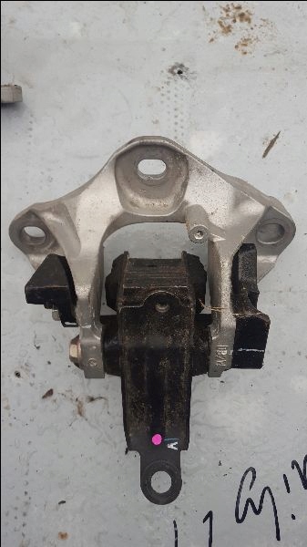 фото №1, Кронштейн подушка коробки db2w mazda cx3 15- 1.5 d