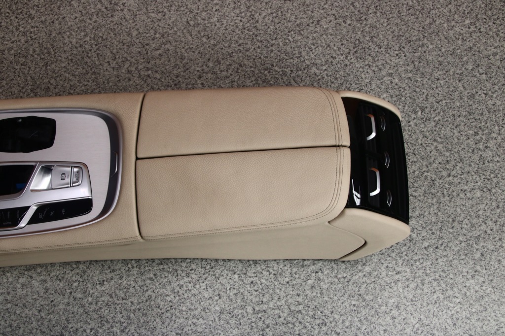 фото №6, Bmw g11 g12 - туннель подлокотник canberrabeige