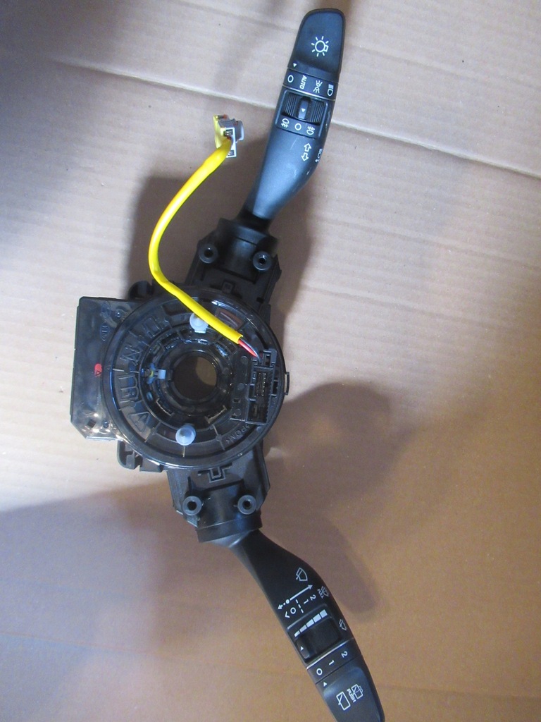 фото №1, Hyundai tucson переключатель с лента 93403-d3950