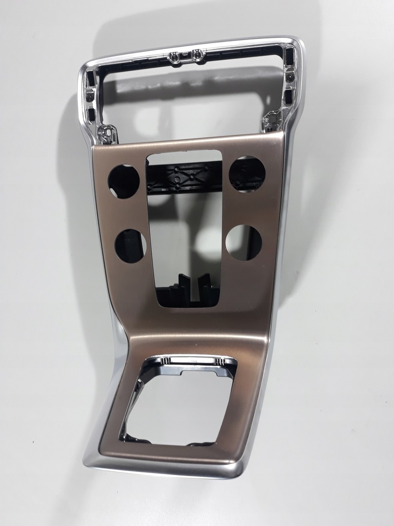 фото №1, Volvo v40 12- рамка радио панель обдув