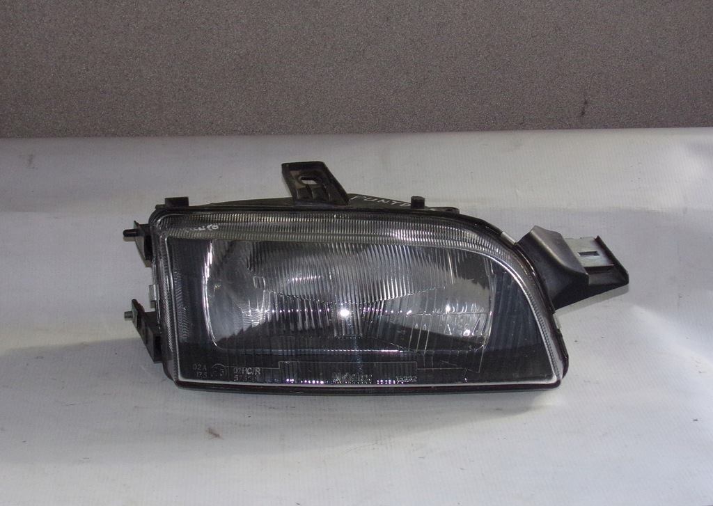 фото №1, Fiat punto i фара правий чорний europa