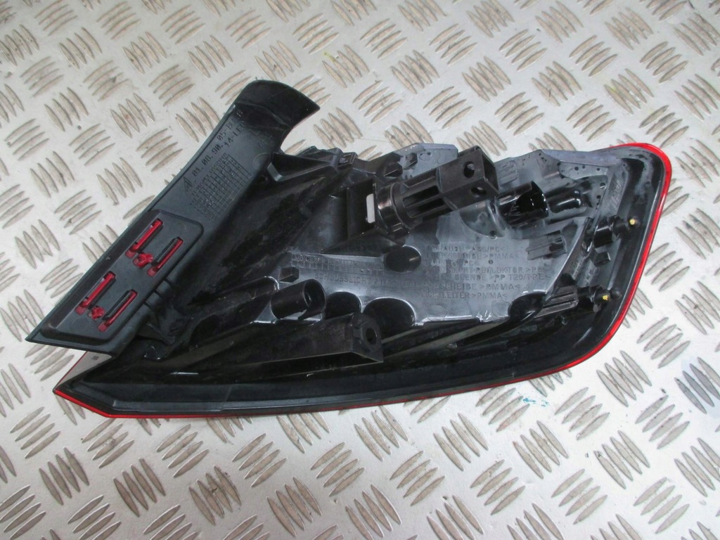 фото №4, Лампа задня права lub ліва led audi a3 8v 12r-