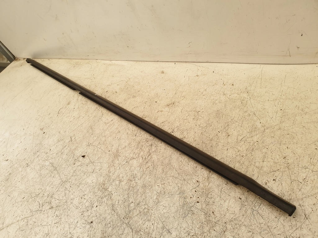 фото №1, Молдинг прокладка правый перед grand scenic ii eu