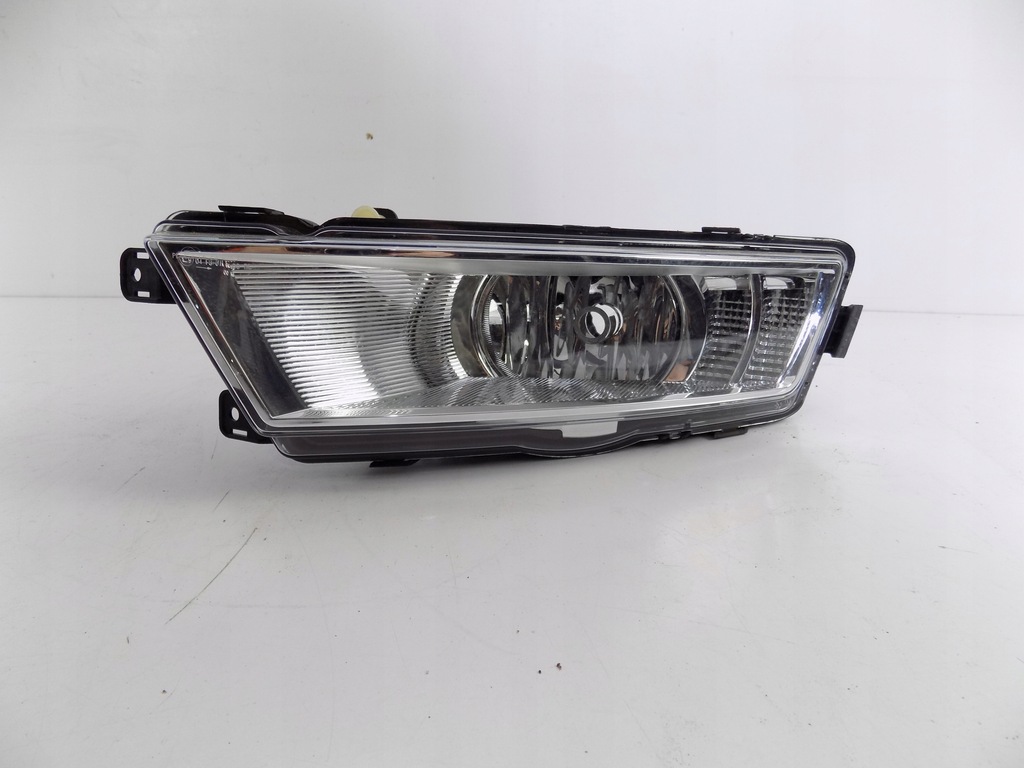 фото №1, Противотуманная фара skoda rapid lift 5ja