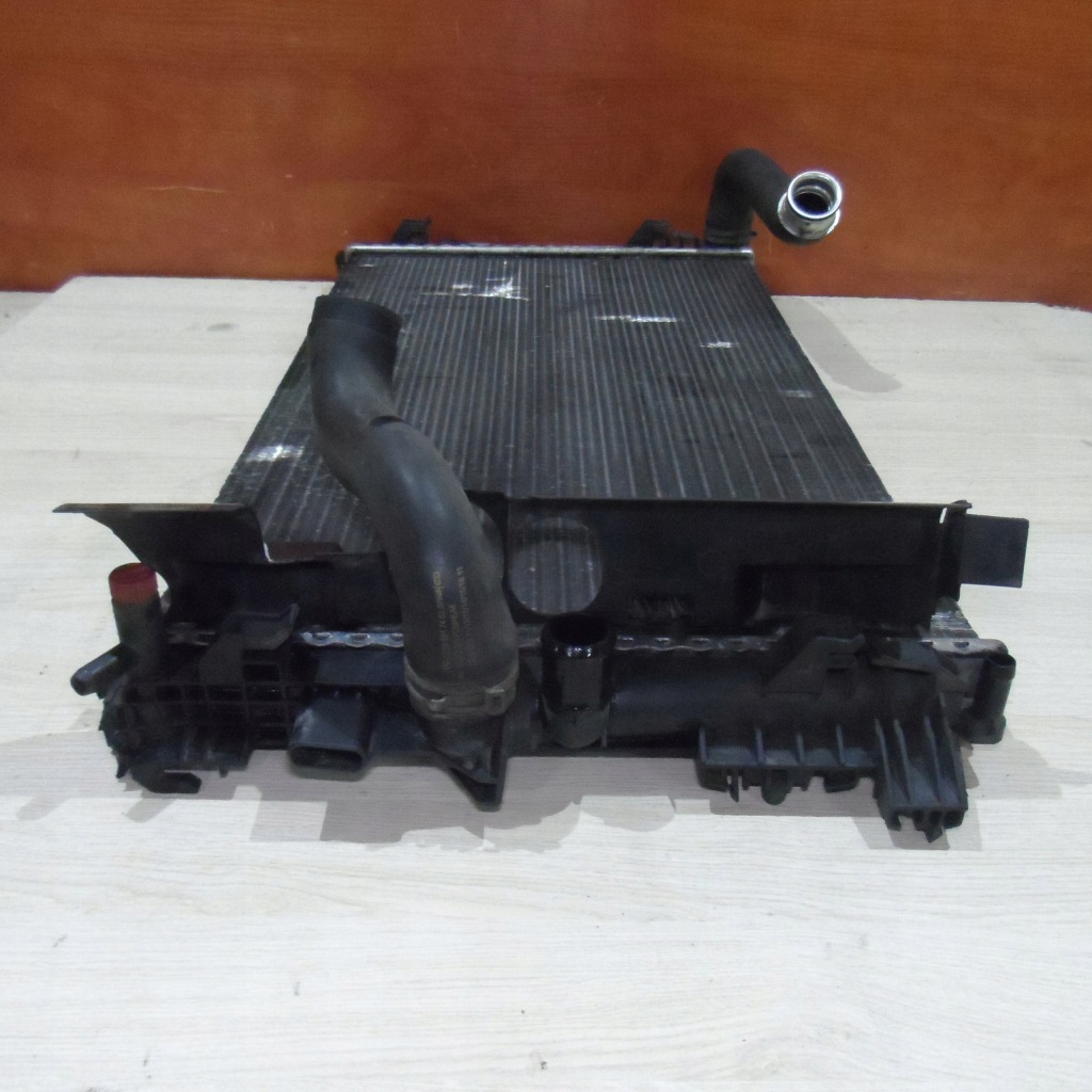 Радиатор воды пабтрубок  mercedes vito ii 639 2.2 cdi Оригинал