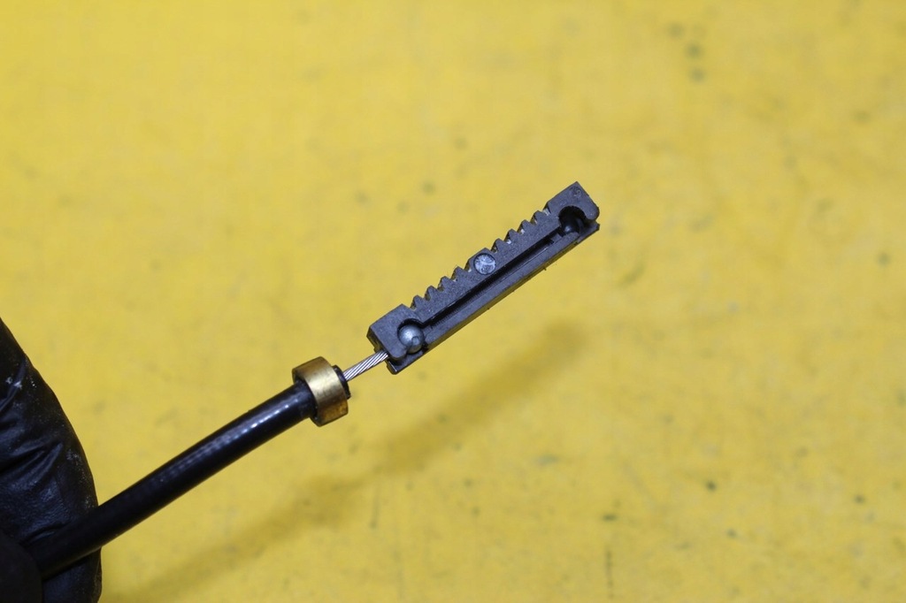 фото №5, Трос тяга замка правый перед a8 d3