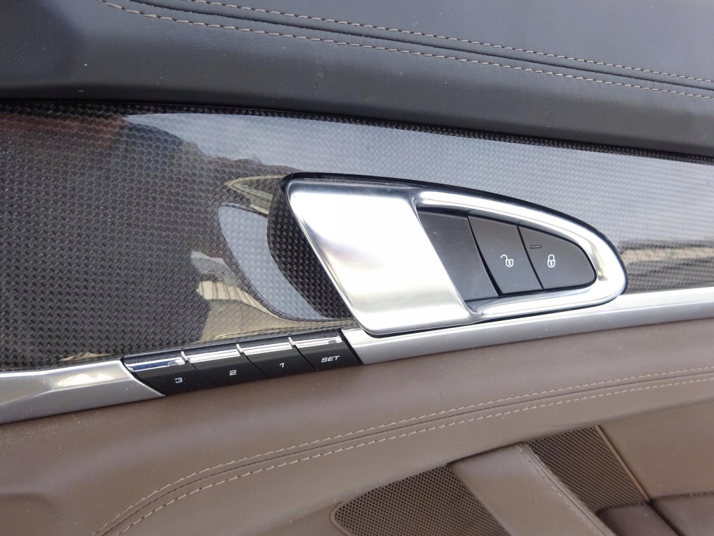 фото №10, Porsche panamera 970 обивка дверь правая карбон