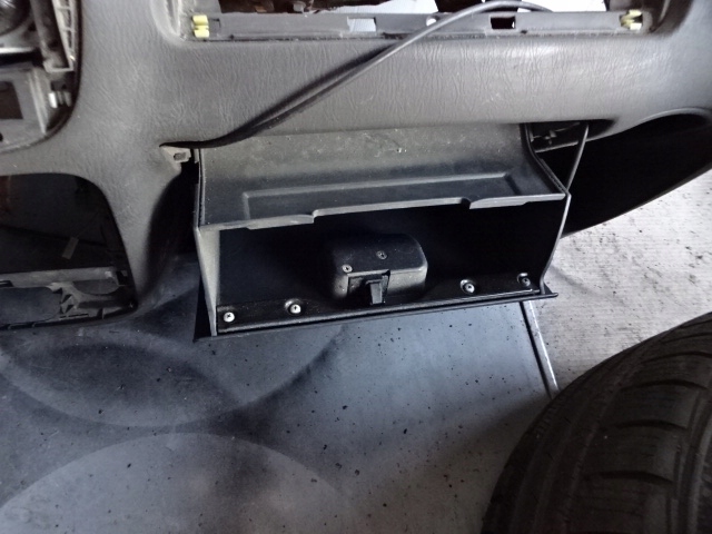 фото №5, Консоль приборная панель suzuki ignis 00-03