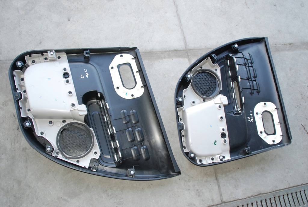 фото №4, Оббивка двері l / p задня citroen c3 iii 16-